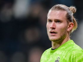 لوریس کاریوس